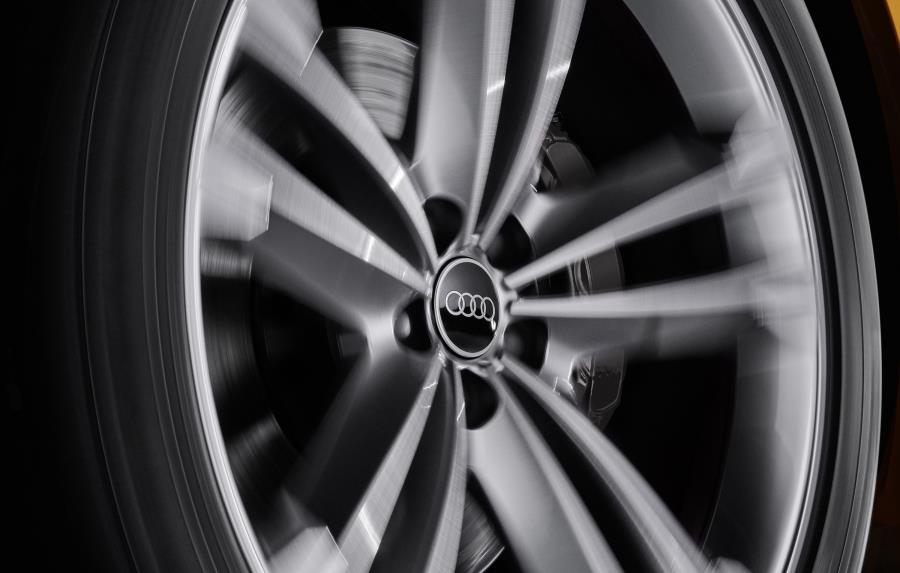 OEM Audi Dynamic Center Caps – New German Performance