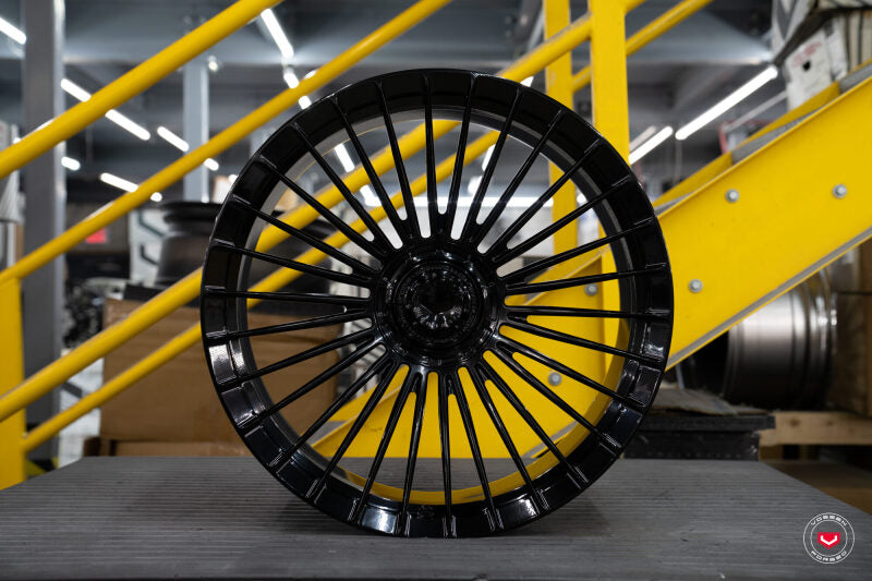 Vossen Forged S17-05 - 21x9 - ET10 - 5x112 - 66.56 - GB - GLOSS BLACK - BMW 7 SERIES G70 FRONT