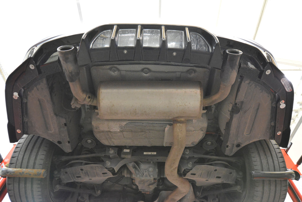 MAXTON DESIGN Rear Valance BMW 4 Coupe / Gran Coupe / Cabrio M-Pack F32 / F36 / F33 (Version with exhaust on one side)