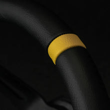 Load image into Gallery viewer, MOMO MOD.08 330 Diam 88 Dish Blk Leather Blk Spokes 1 Stripe