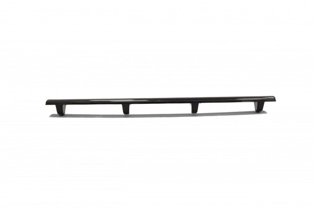 MAXTON DESIGN CENTRAL REAR SPLITTER BMW 4 F32 M-PACK (WITH VERTICAL BARS)