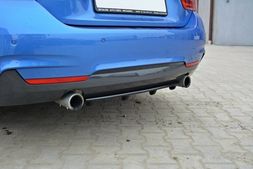 MAXTON DESIGN CENTRAL REAR SPLITTER BMW 4 F32 M-PACK (WITH VERTICAL BARS)