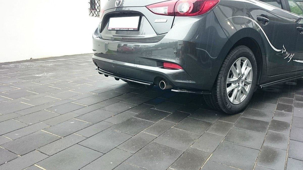 MAXTON DESIGN CENTRAL REAR SPLITTER MAZDA 3 BN (MK3) FACELIFT (WITH VERTICAL BARS)