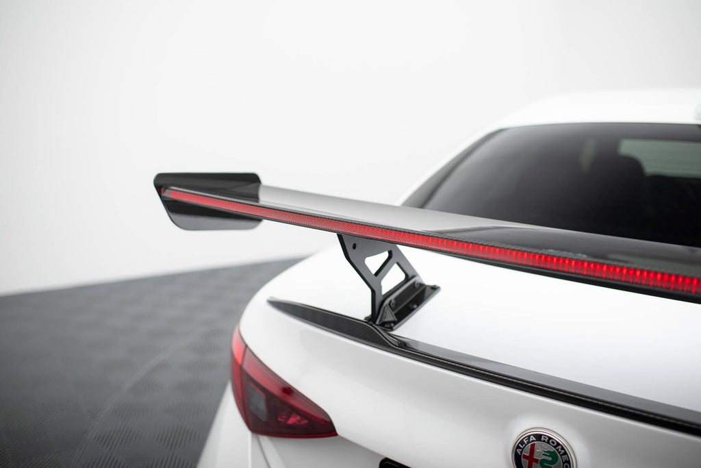 MAXTON DESIGN CARBON SPOILER + LED ALFA ROMEO GIULIA QUADRIFOGLIO