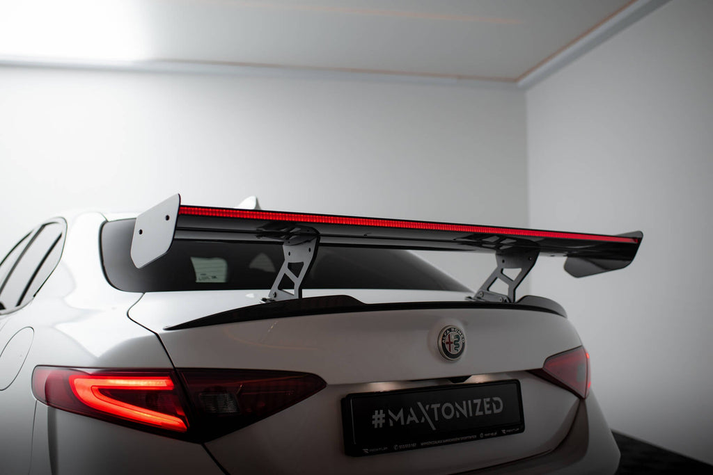 MAXTON DESIGN CARBON SPOILER + LED ALFA ROMEO GIULIA QUADRIFOGLIO