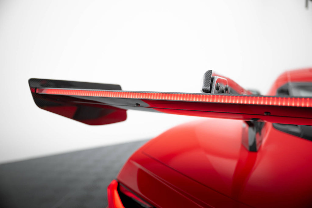 MAXTON DESIGN Carbon Spoiler + LED Chevrolet Corvette C8