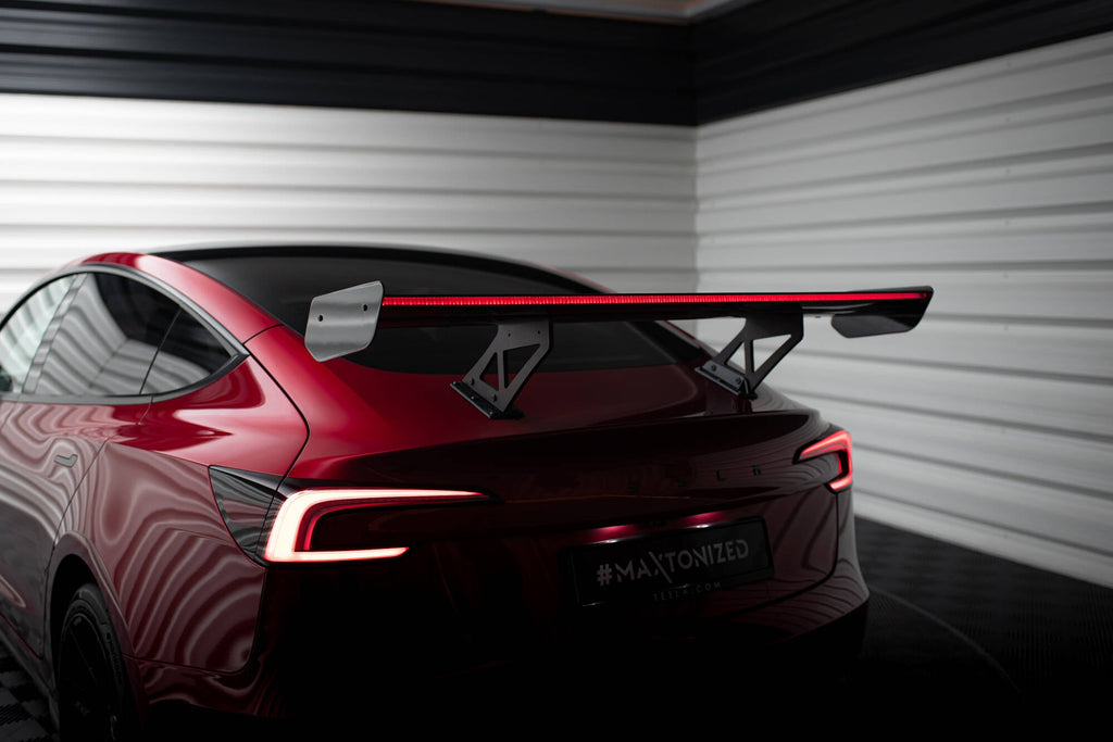 MAXTON DESIGN CARBON SPOILER + LED TESLA MODEL 3