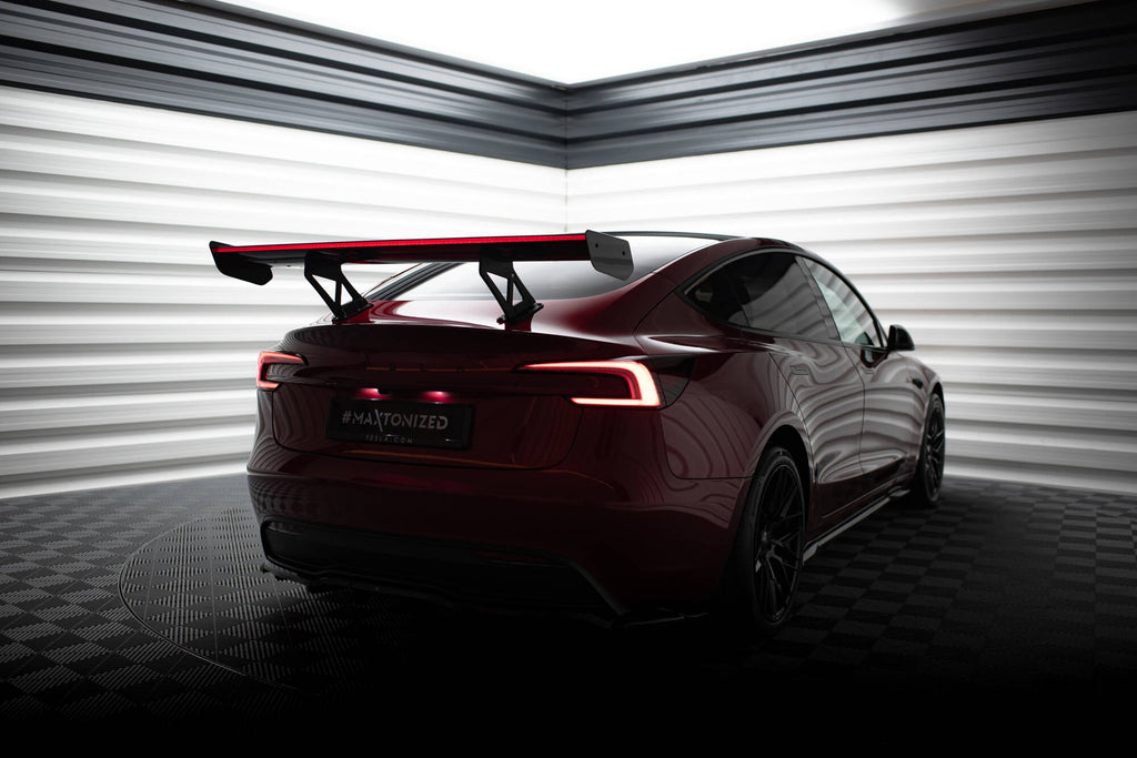 MAXTON DESIGN CARBON SPOILER + LED TESLA MODEL 3