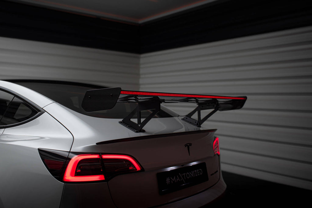 MAXTON DESIGN CARBON SPOILER + LED TESLA MODEL 3