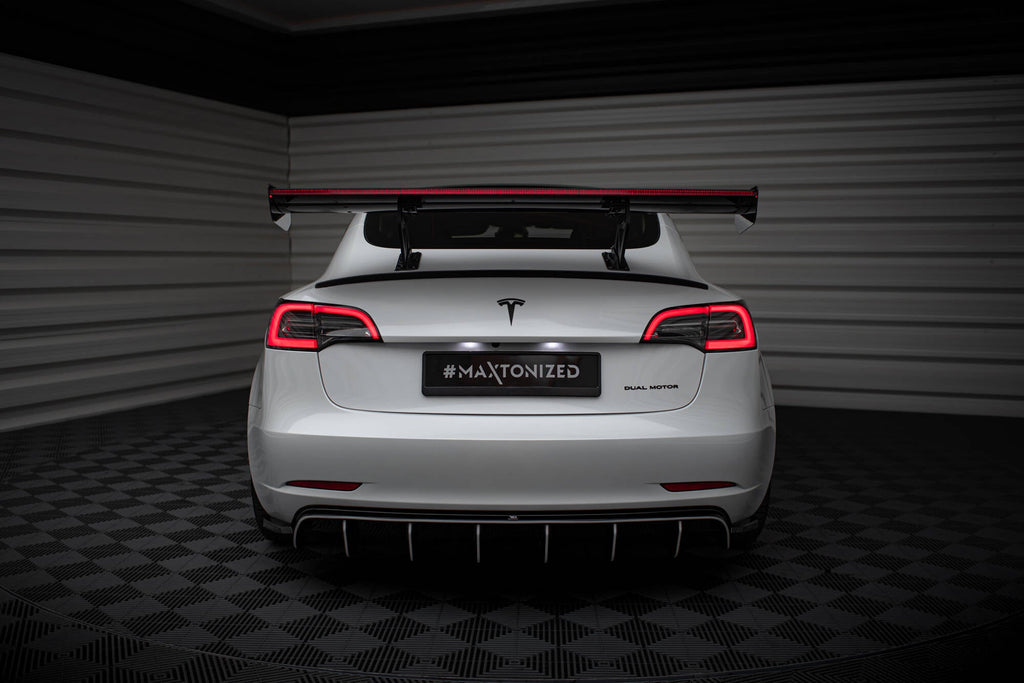 MAXTON DESIGN CARBON SPOILER + LED TESLA MODEL 3