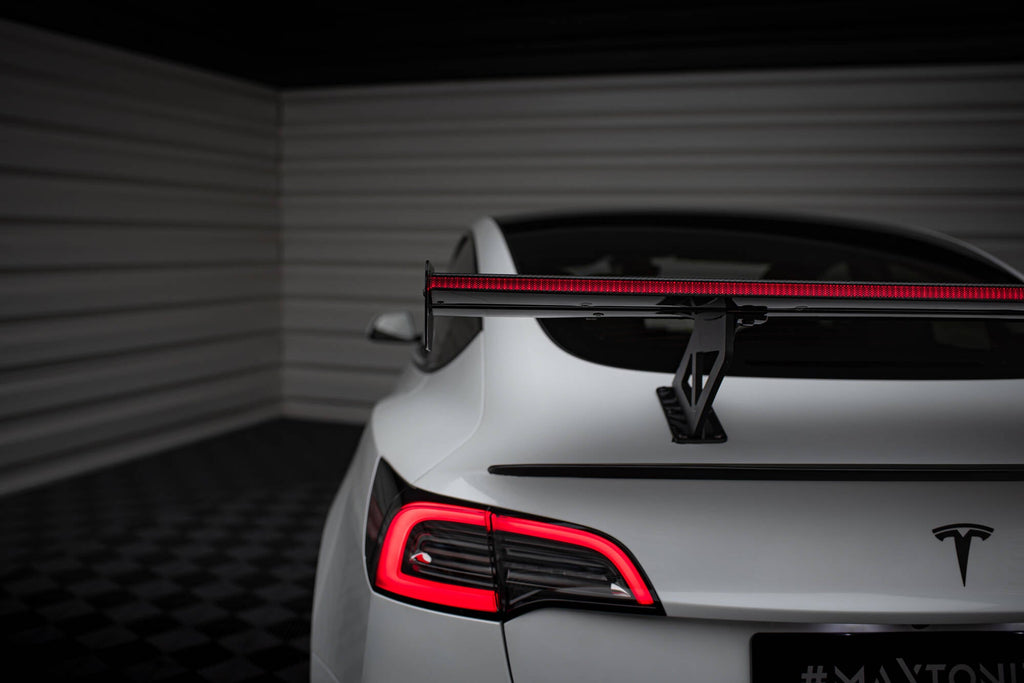 MAXTON DESIGN CARBON SPOILER + LED TESLA MODEL 3