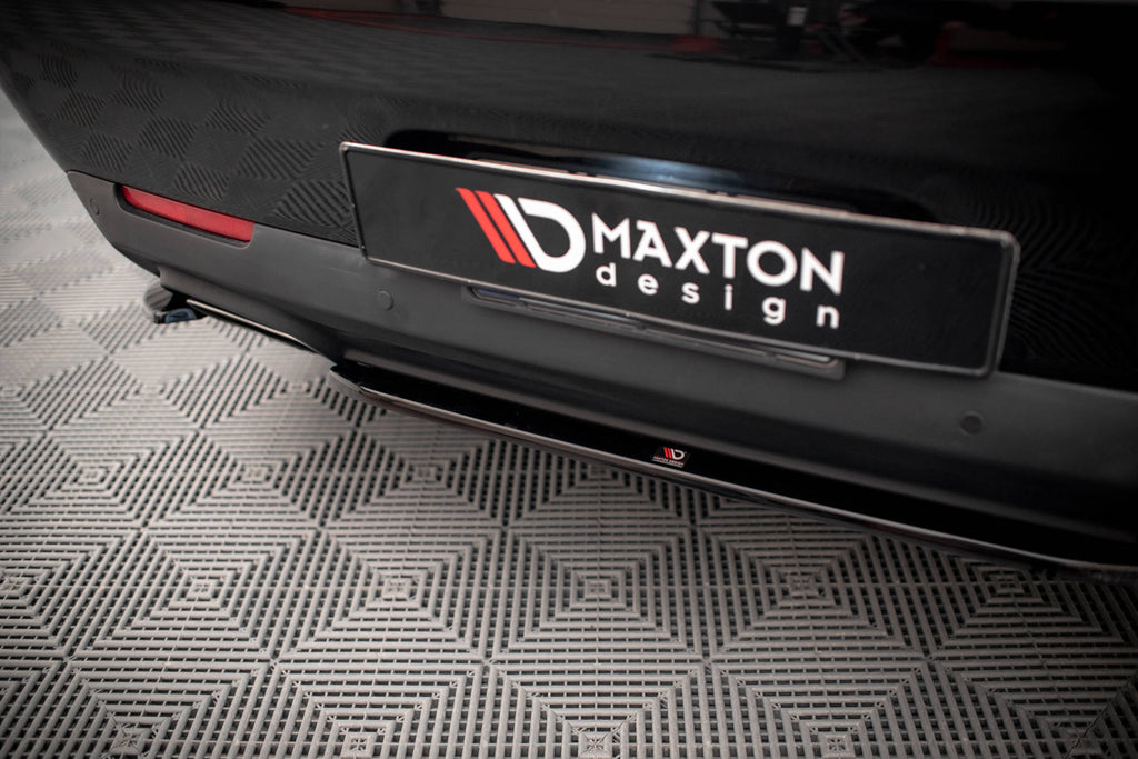 MAXTON DESIGN CENTRAL REAR SPLITTER FOR DODGE CHALLENGER RT MK3 FACELIFT