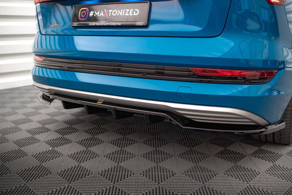 MAXTON DESIGN CENTRAL REAR SPLITTER (WITH VERTICAL BARS) AUDI E-TRON