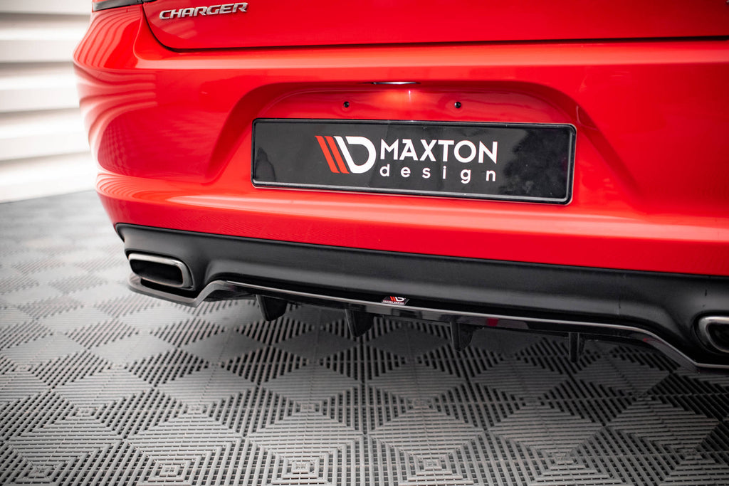 MAXTON DESIGN CENTRAL REAR SPLITTER (WITH VERTICAL BARS) DODGE CHARGER RT MK7 FACELIFT