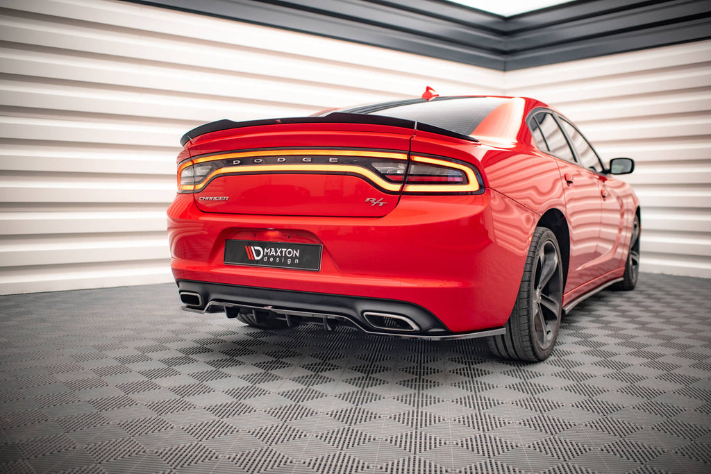 MAXTON DESIGN CENTRAL REAR SPLITTER (WITH VERTICAL BARS) DODGE CHARGER RT MK7 FACELIFT