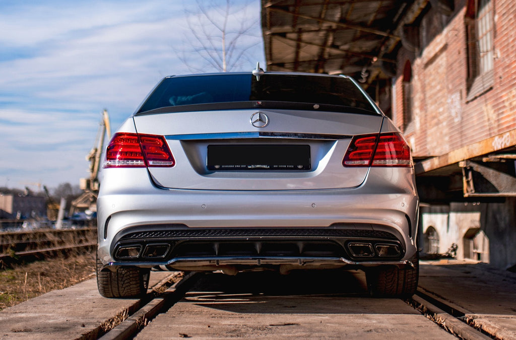 MAXTON DESIGN CENTRAL REAR SPLITTER (WITH VERTICAL BARS) MERCEDES-BENZ E63 AMG SEDAN W212 FACELIFT