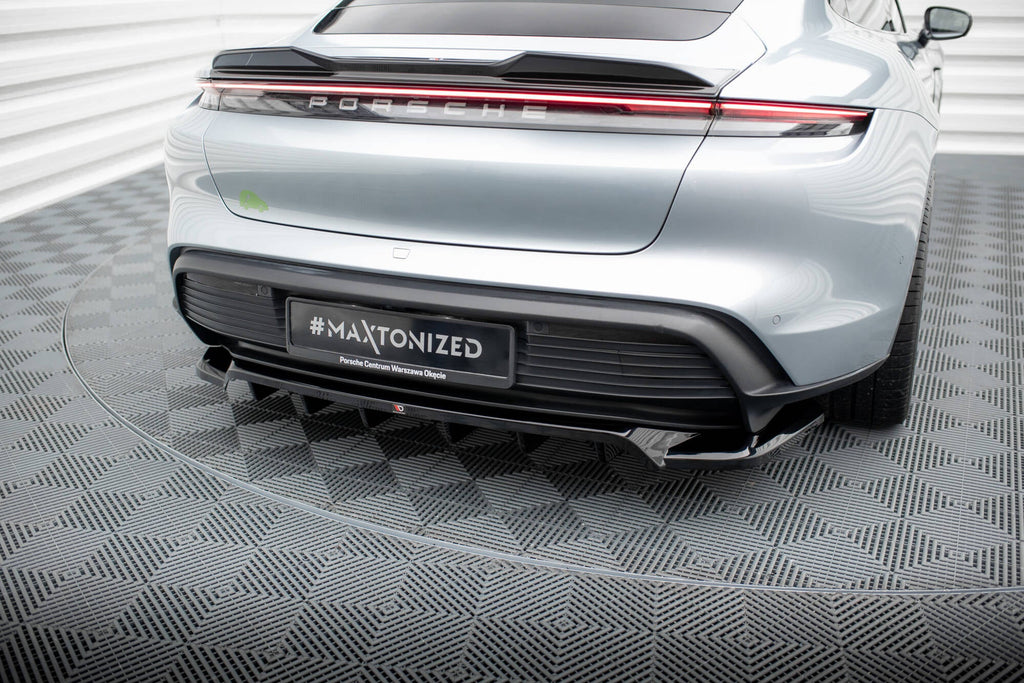 MAXTON DESIGN CENTRAL REAR SPLITTER (WITH VERTICAL BARS) PORSCHE TAYCAN / TAYCAN 4 / TAYCAN 4S / TAYCAN GTS MK1