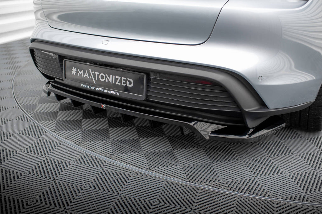 MAXTON DESIGN CENTRAL REAR SPLITTER (WITH VERTICAL BARS) PORSCHE TAYCAN / TAYCAN 4 / TAYCAN 4S / TAYCAN GTS MK1