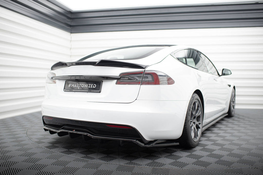 MAXTON DESIGN CENTRAL REAR SPLITTER (WITH VERTICAL BARS) V.2 TESLA MODEL S PLAID MK1 FACELIFT