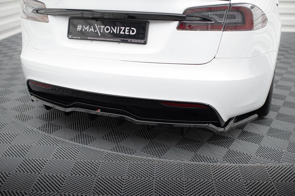 MAXTON DESIGN CENTRAL REAR SPLITTER (WITH VERTICAL BARS) V.2 TESLA MODEL S PLAID MK1 FACELIFT