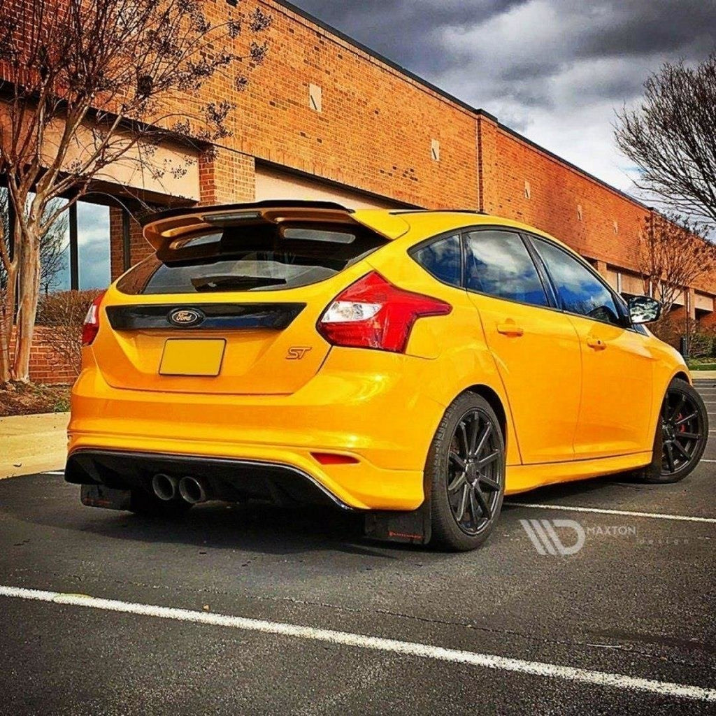 MAXTON DESIGN REAR VALANCE FORD FOCUS ST MK3 (PRE-FACELIFT) (RS LOOK)