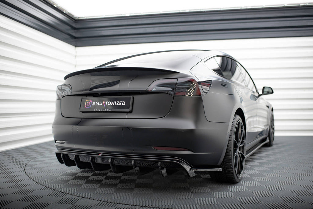 MAXTON DESIGN REAR VALANCE V.2 TESLA MODEL 3