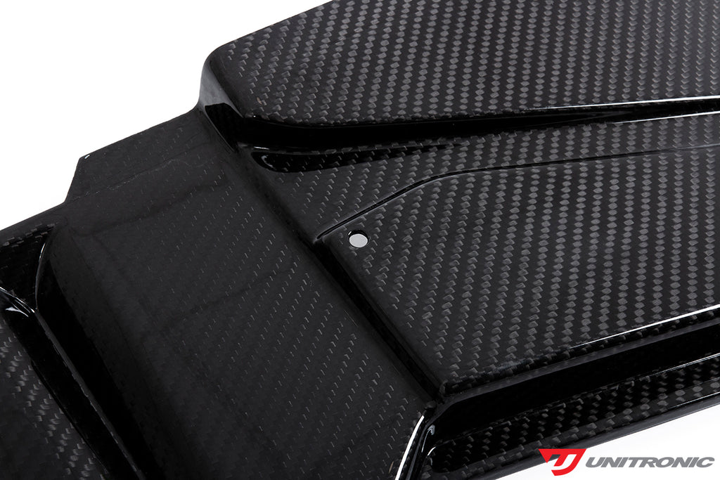 UNITRONIC GLOSS CARBON FIBER INTAKE & TURBO INLETS FOR AUDI C8 RS6/RS7