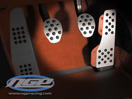 Rennline Aluminum Pedal Set - 3 Piece - Rubber Grip - Mk5 / Mk6 - Manual Transmission